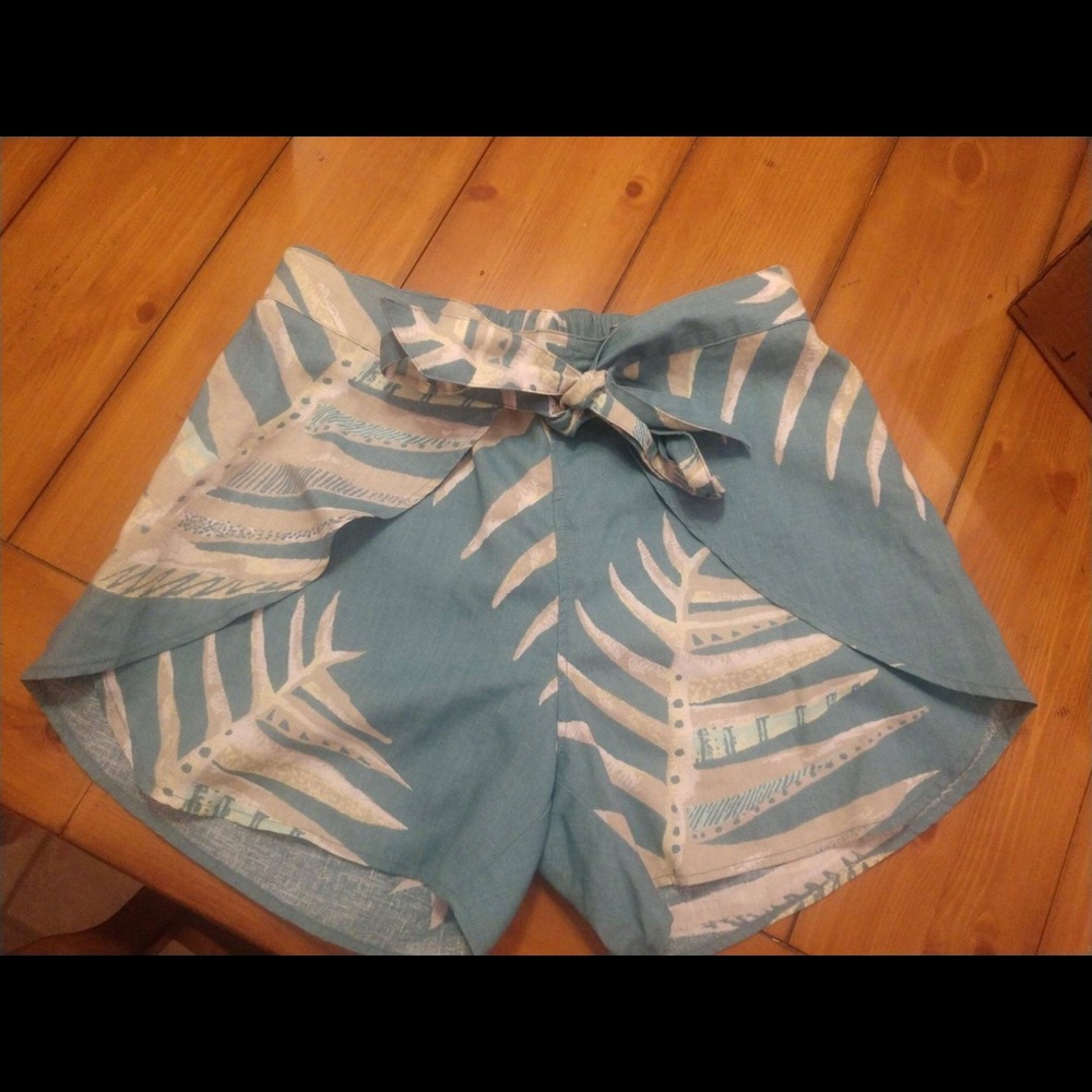 Patagonia Garden Isle shorts Med NWT